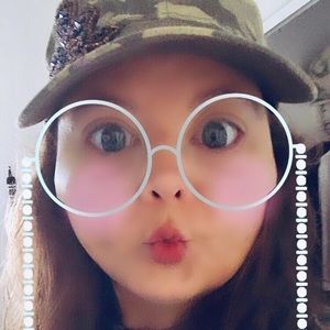 Meet your Posher, Debbie